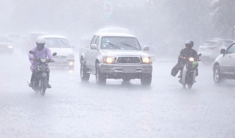 気象省　中央低地で熱帯驟雨（スコール）による雷、雷、突風が発生する可能性