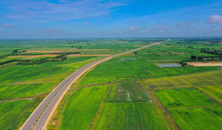 日本の支援でバッタンバン＝シソホン間道路の完成近い　＜動画付＞