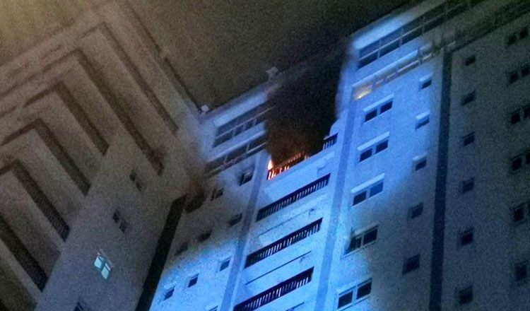 プノンペン　高層コンドミニアム17階　中国人の捨てタバコの火で火災