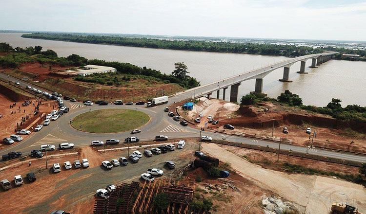 カンボジア・チャイナ友好橋が首相によって開通式が開かれる