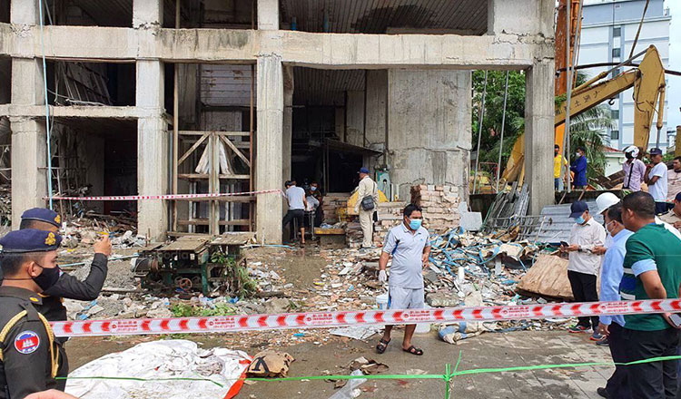 シハヌークビル　工事中ビルのリフト転落　４人死亡　１人負傷