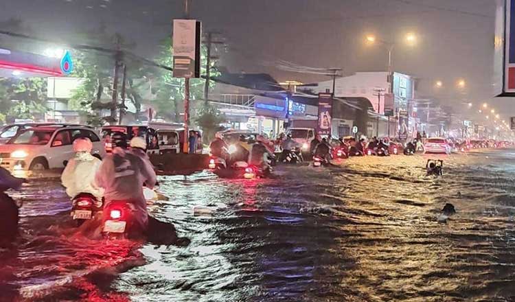 プノンペンを含む全国各地で洪水が発生、行方不明者1名　死者2名