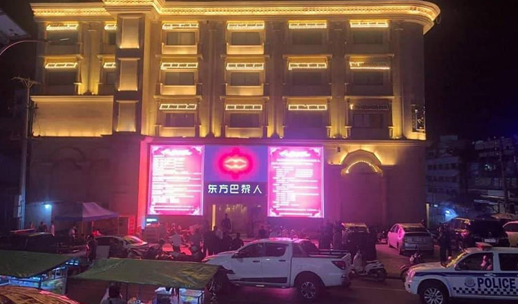 シハヌークビル、中国人同胞射殺事件後、カジノ閉鎖の従業員に給与