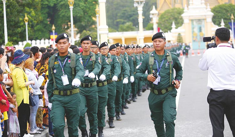 プチュム・ボン、プノンペン「安全、公の秩序」維持に 2千人の警察官