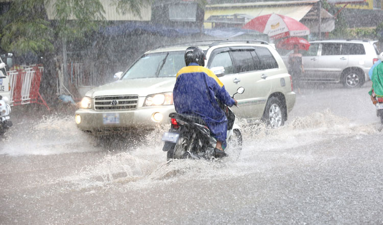 雨季はまだ終わっていない。月末までは雨が続く