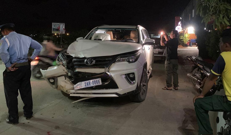 プノンペン　中国人運転の車に轢かれ、4人が重傷