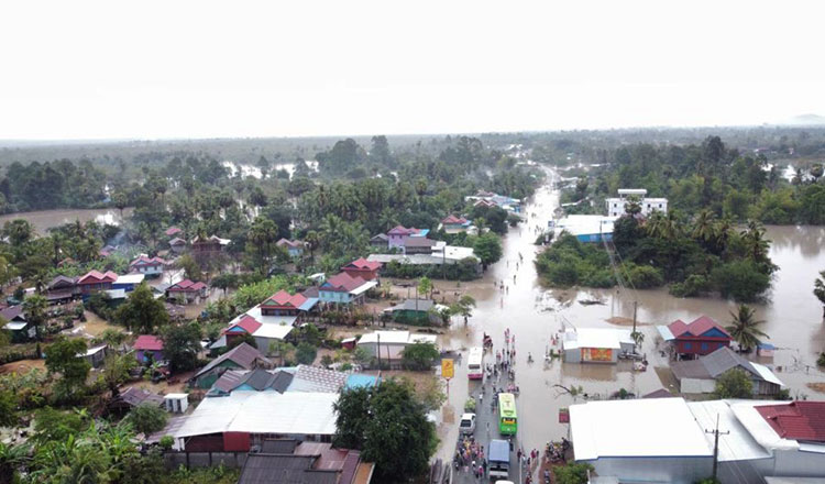 コンポンスプー、コンポンチュナン 季節外れ大雨で浸水地域