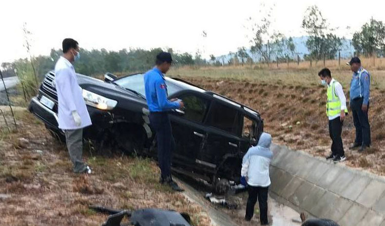 カンボジア初の高速道路で外国人運転の事故　運転者即死、同乗者一人重傷