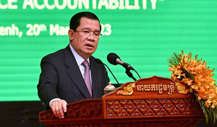 カンボジア政府　政治及び経済の２つの改革を進めている　