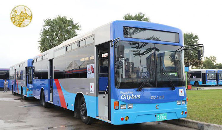 首相、都知事に指示、選挙投票のために人々を輸送する公共バスを配備を
