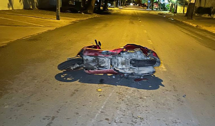 プノンペンの夜　ひき逃げでバイク運転の憲兵死亡、同乗の女性が重傷