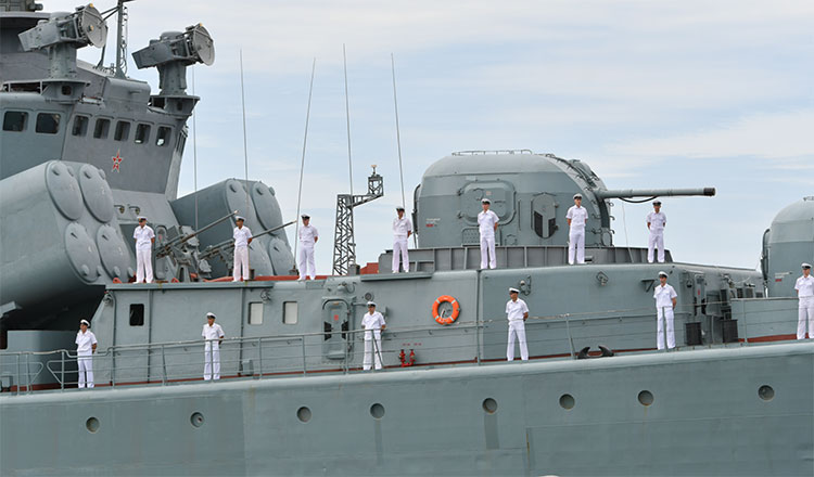 ロシアのパンテレエフ提督の艦船、コロナ禍以来初めてシアヌークビルに寄港