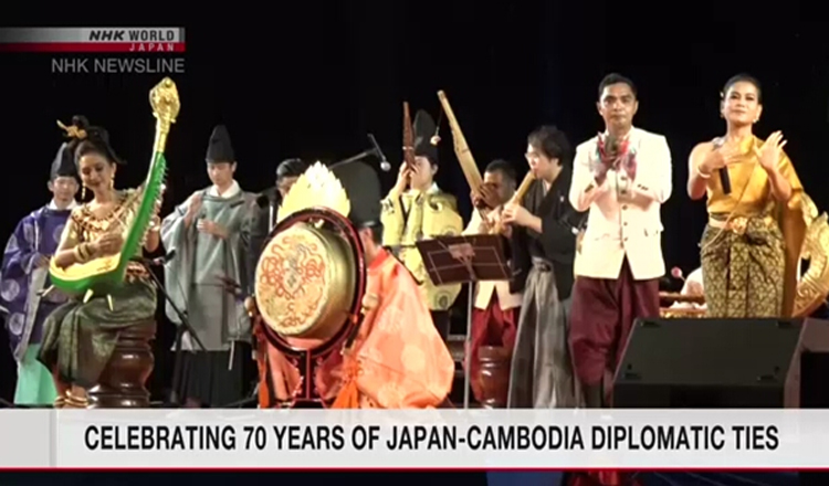 日本・カンボジア外交関係樹立70周年、バイヨン寺院前で祝典