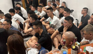 センソク警察は3日未明、刺殺事件で中国人36人を拘留、取り調べに