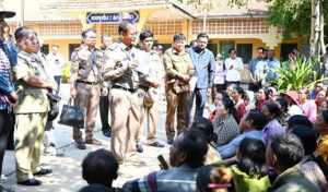 コンポンチュナン州コンポンレン地区の農家 乾季米栽培の許可される