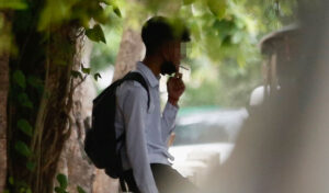 文科省の指示、喫煙する学生を厳しく取り締まる