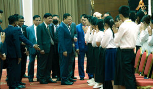 首相、国はより有能な人材が必要 24年度厳格な教育改革を実施