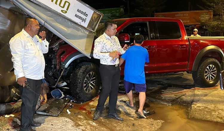 警察、厳格な法的措置！酔っ払い運転手の車、屋台の男性を死亡事件