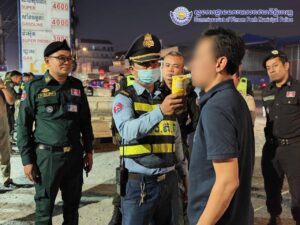 道路交通法の取り締まりで27日の一日で約500人に罰金を科した