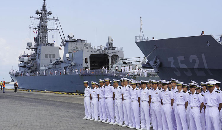 海上自衛隊の艦船2隻の親善訪問を終え、カンボジアを出航