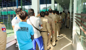 内務大臣、当局に対し誠実かつ正直な公務員薬物検査を!再三の要請