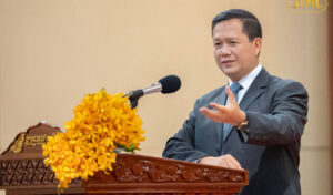 首相　20年間の財政運営改革の5つの大きな成果を列挙