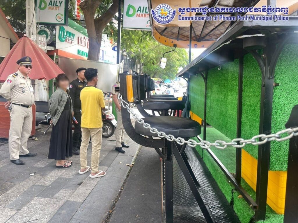 プノンペンの「ビールバス」、ブランド名を「環境に優しい探検」に変更