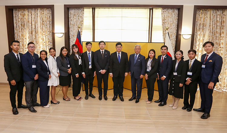 日本大使館、日本へ留学する34名の歓迎レセプションを開催