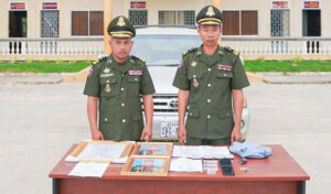 バッタンバン州 偽軍将校の詐欺師2人を逮捕