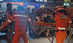 プノンペン ひき逃げで男性死亡、2人重傷 警察が捜索中