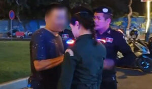 プノンペン 警察幹部が飲酒検査拒否で女性警察官へ暴行に及び、現行犯逮捕
