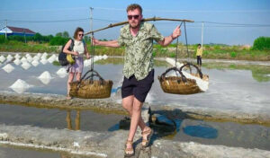 数千人の外国人観光客がカンポットの塩田を訪れると予想