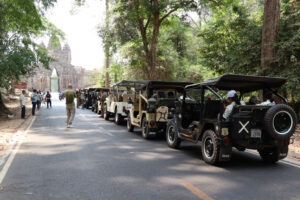 シェムリアップ アンコール寺院遺跡観光でジープが人気
