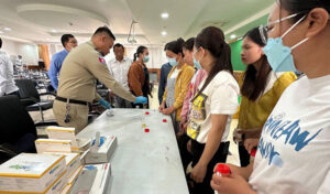 当局は薬物検査の前に「健康記録」の提出を求めた