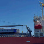 日本から高速ディーゼル機関車がカンボジアに到着