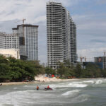 プレア・シアヌーク州当局、「不可解な海の廃水汚染」を調査