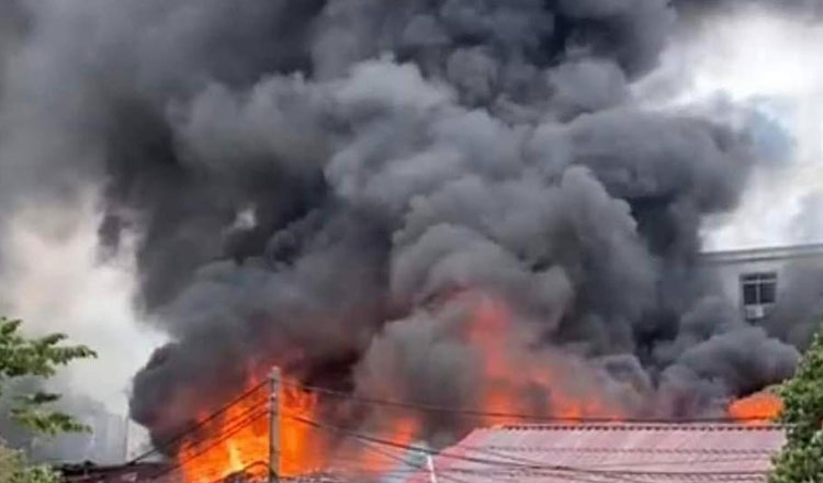 シハヌークビルのカラオケ火災で大きな被害