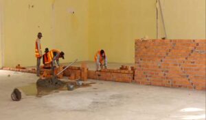 警察は増加する薬物使用容疑者のためのセンターを建設中