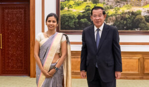 カンボジア・インド、今後の直行便開設を祝う