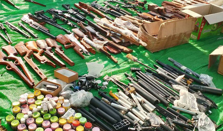 バッタンバン州  大量の武器隠匿が発見され、隠匿場の所有女性を逮捕