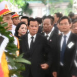 フンセン上院議長、故ベトナム指導者：グエン・フー・チョンに弔意訪問