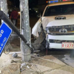 プノンペン深夜の事故後、警察車両が放置、運転手逃亡か