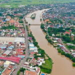 大雨が続きポーサット川の水位上昇、警報が発令される