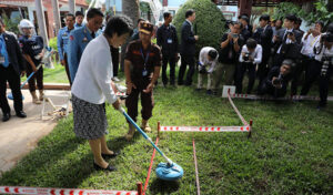 上川外務大臣の訪問 地雷対策の取り組みを強化
