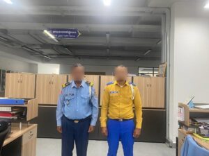 SNSで話題のプノンペン交通警官が「バイクを奪った」として停職処分