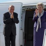 国王と前国王夫人　健康診断のため北京へ出発