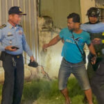 プノンペンでの検問から逃走男　衝突事故を起こしバイク男性を負傷さて逮捕