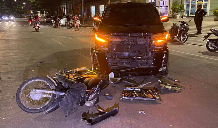 中国人運転の車に衝突したバイク男性が重傷