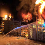 ＜続報＞バッタンバンの中央市場火災　売店 150 軒が全焼