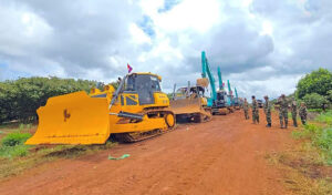 政府 国境プロジェクトの成功と国家統一を強調